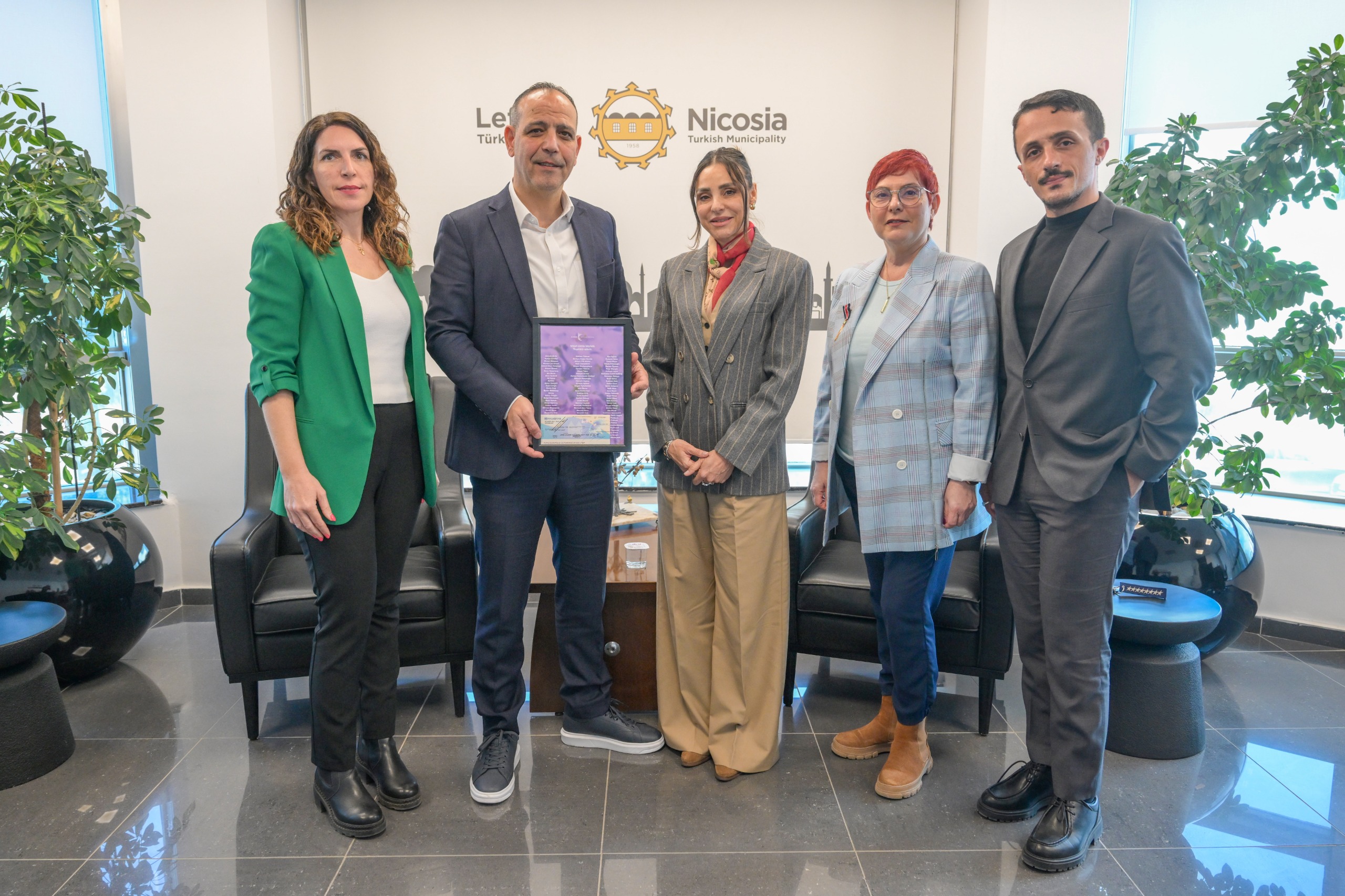 Kaner Şirketler Grubu’ndan LTB Kadın Sığınma Evi’ne destek