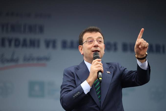 Ekrem İmamoğlu CHP’den istifa ettiğini duyurdu